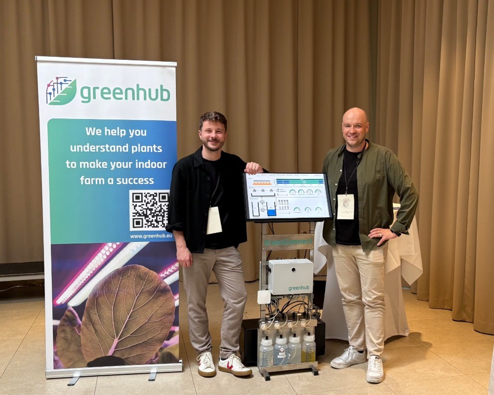 Alex and Kay presenting GreenConnect at trade fair